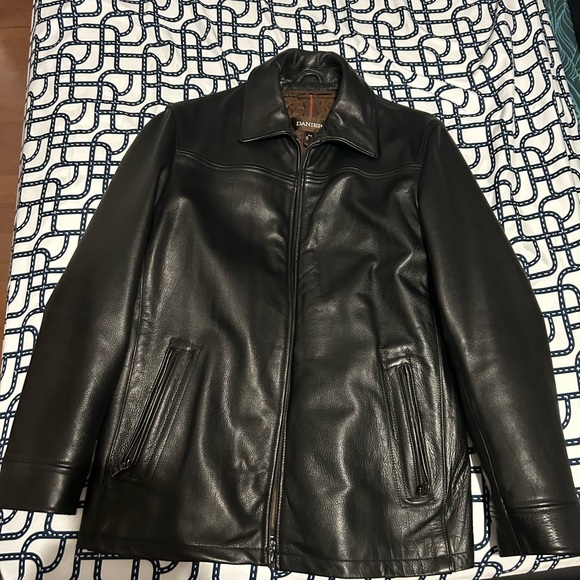 Danier leather jacket size medium - Picture 4 of 10